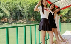 腿再张大点就能吃到扇贝了